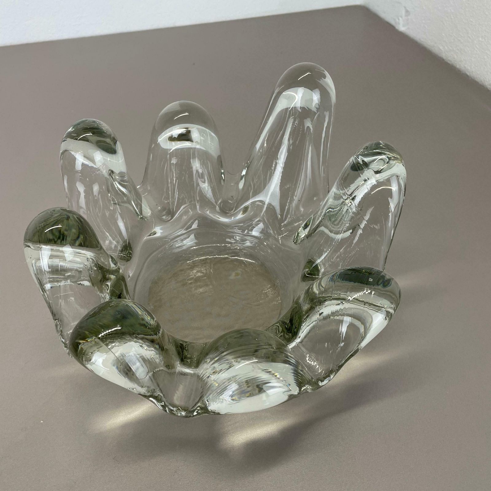 Large 3.2kg Lucid Glass "Brutalist" Bowl Element Shell Ashtray, France, 1970s photo vinterior