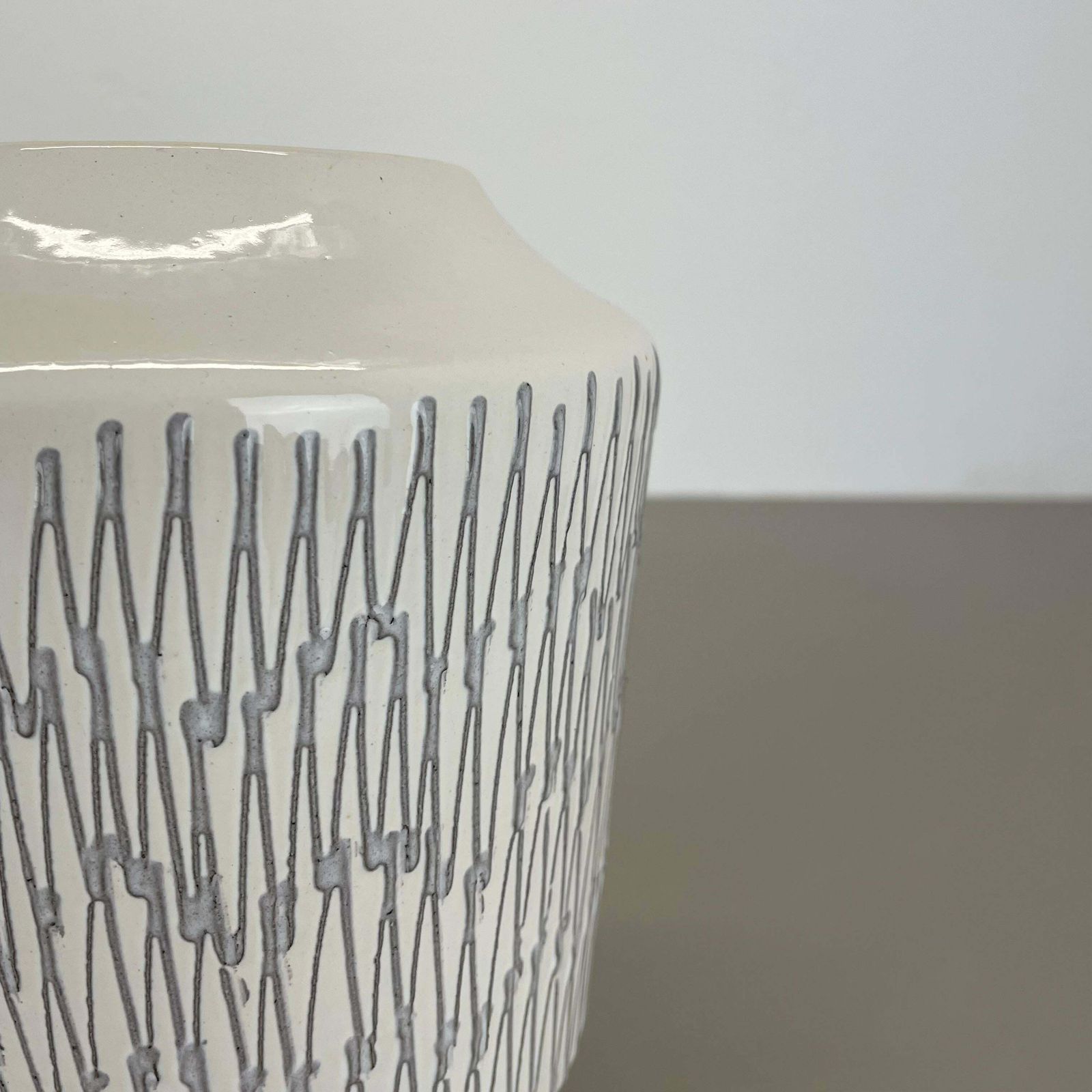 Rare White Zig Zag Fat Lava Ceramic Vases By Ilkra Ceramics, Germany 1970s photo vinterior