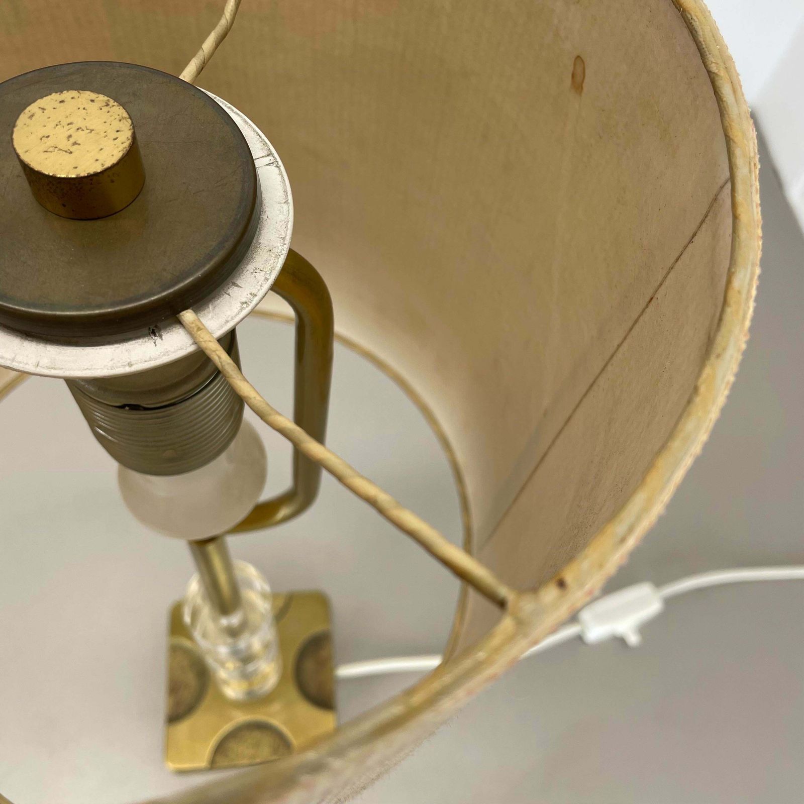 photo for sale Postmodern Brass And Acryl Glass Cubic Stilnovo Style Table Light, Italy 1970s
