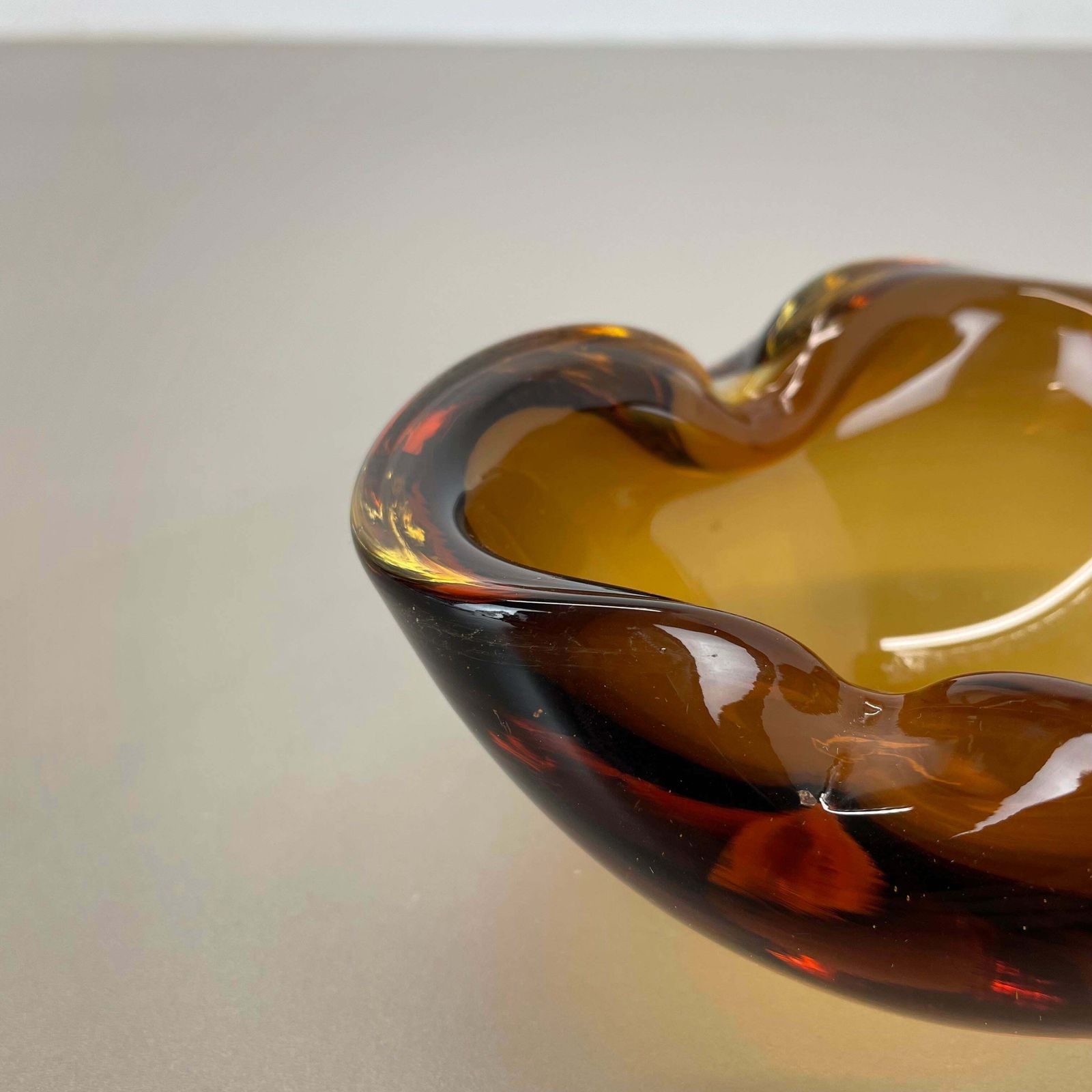 Large Murano Glass "Yellow" Bowl Element Shell Ashtray Murano, Italy, 1970 photo vinterior