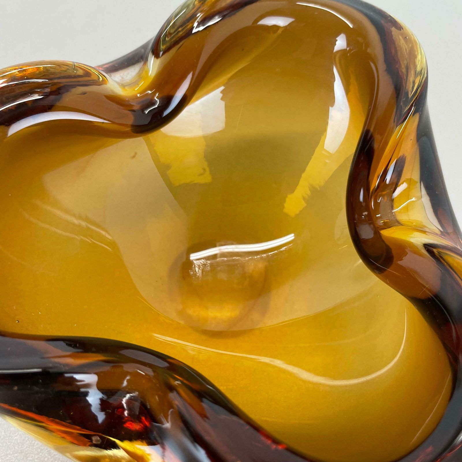 photo for sale Large Murano Glass "Yellow" Bowl Element Shell Ashtray Murano, Italy, 1970