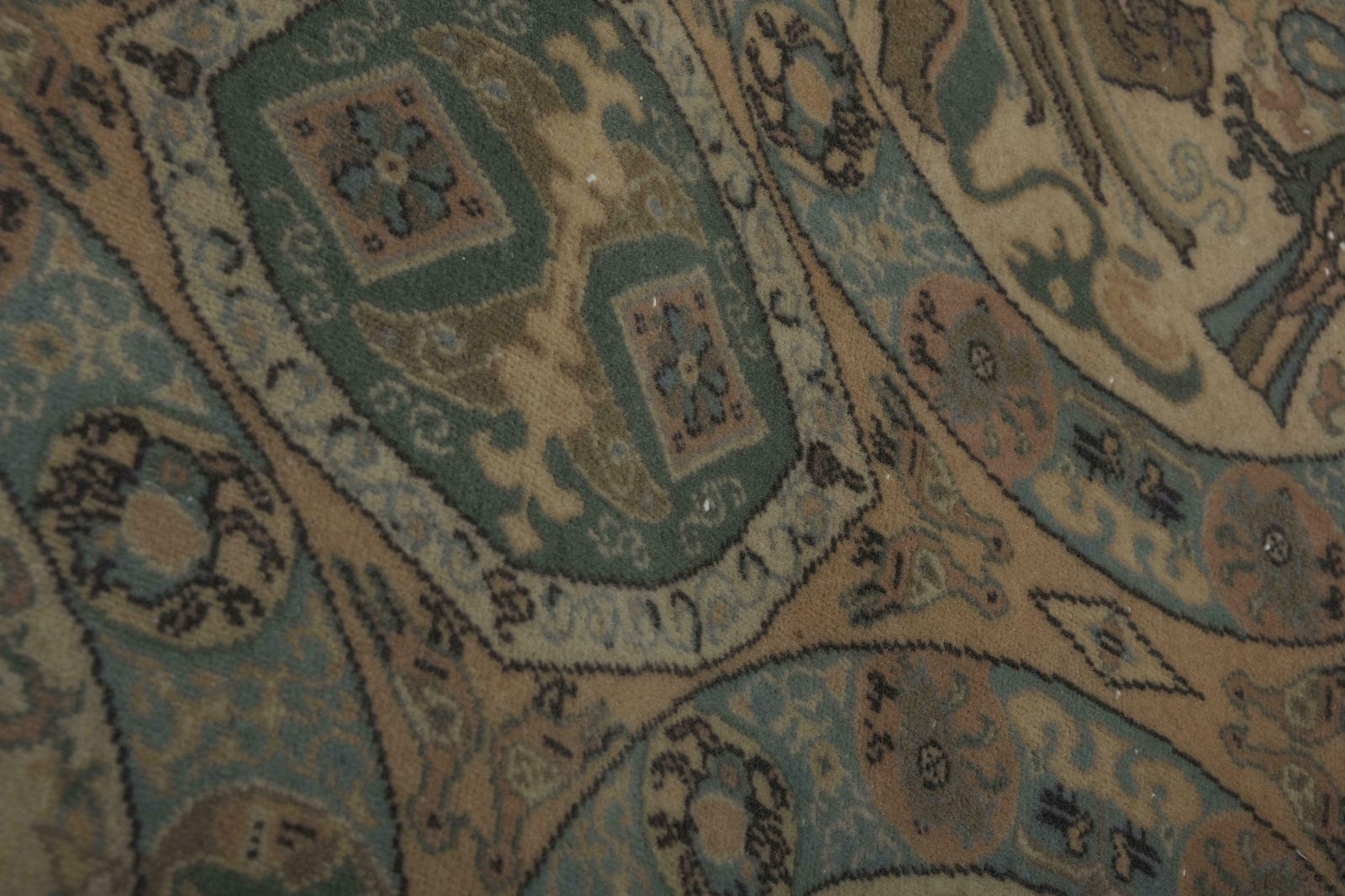 photo furniture Turkish Animal Pictorial Hereke Rug 194 X 276 Cm