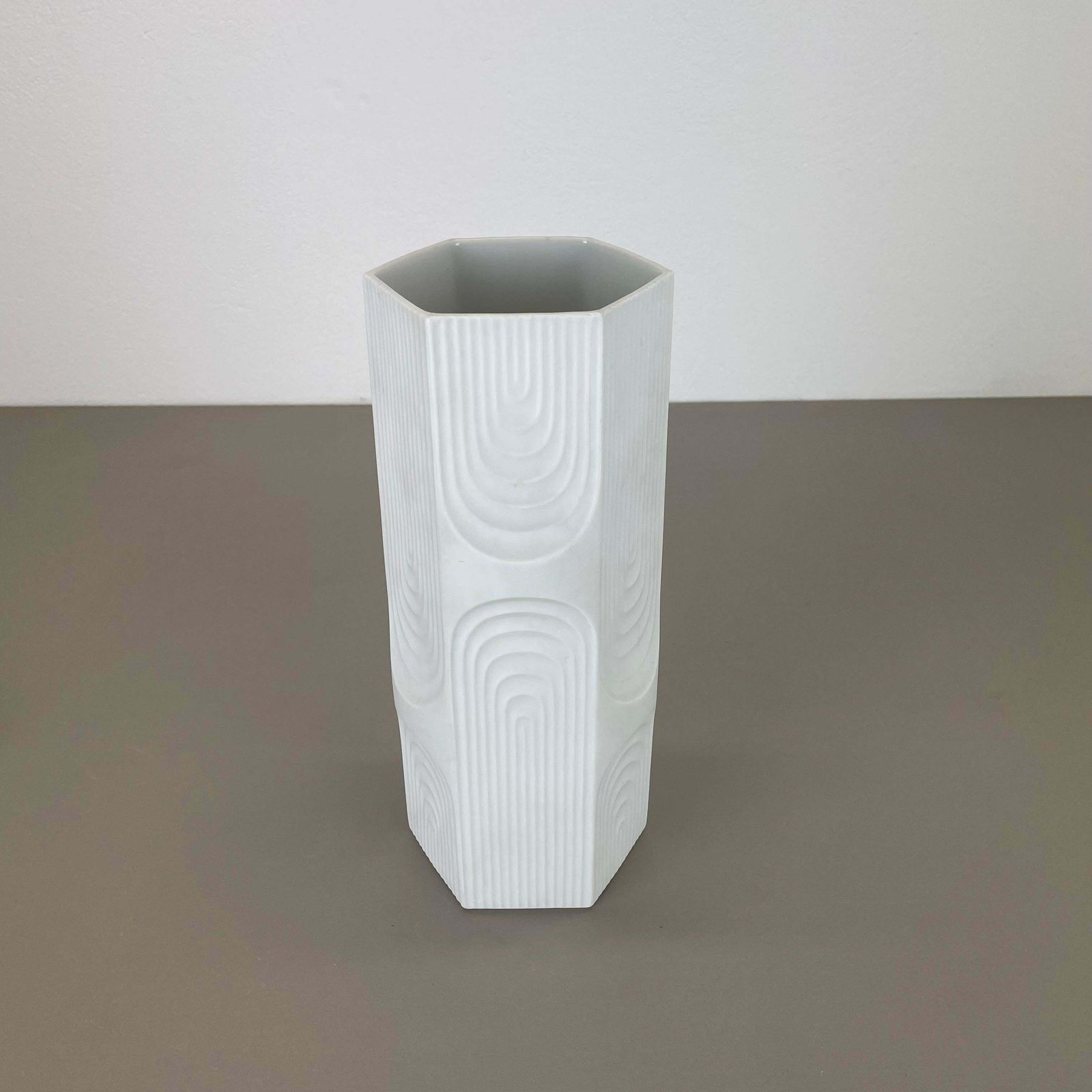 Large 30cm Op Art Biscuit Porcelain German Vase Made By Ak Kaiser, Germany 1970s photo 523.0