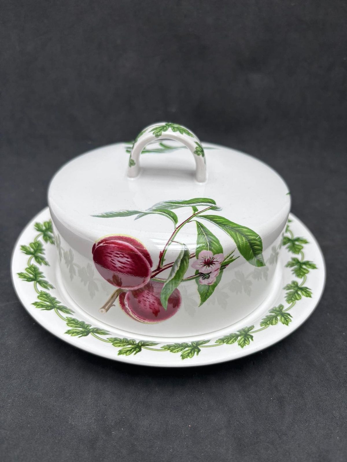 Butter Dish With Lid Or Cheese Covered Box Flowers Leaves White Decor Butter Botanic Decor Glazed Ceramic Rond Kitchen Coast photo 148.0