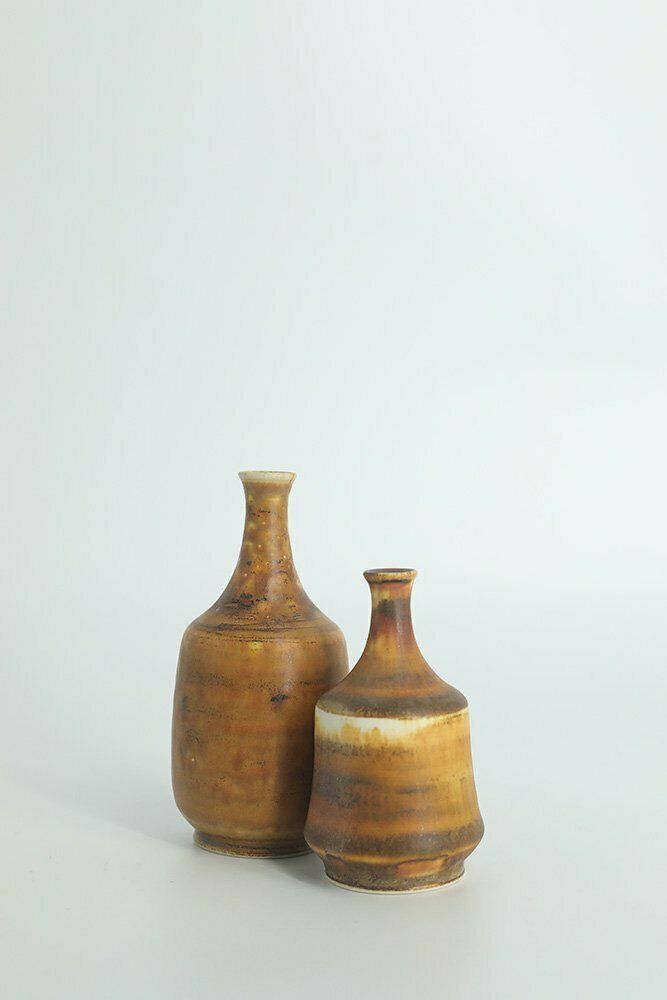 Kleine Mid Century Scandinavisch Moderne Verzamelbare Vaasjes In Honingbruin Steengoed Door Gunnar Borg Voor Höganäs Ceramics, Jaren 1960, Set Van 4 photo buy