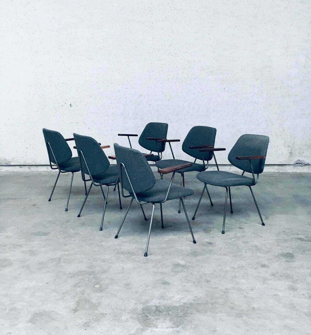photo furniture Mid Century Modern Bureaustoelset Van Wim Rietveld Voor Kembo, Nederland, Ca. Jaren 1950