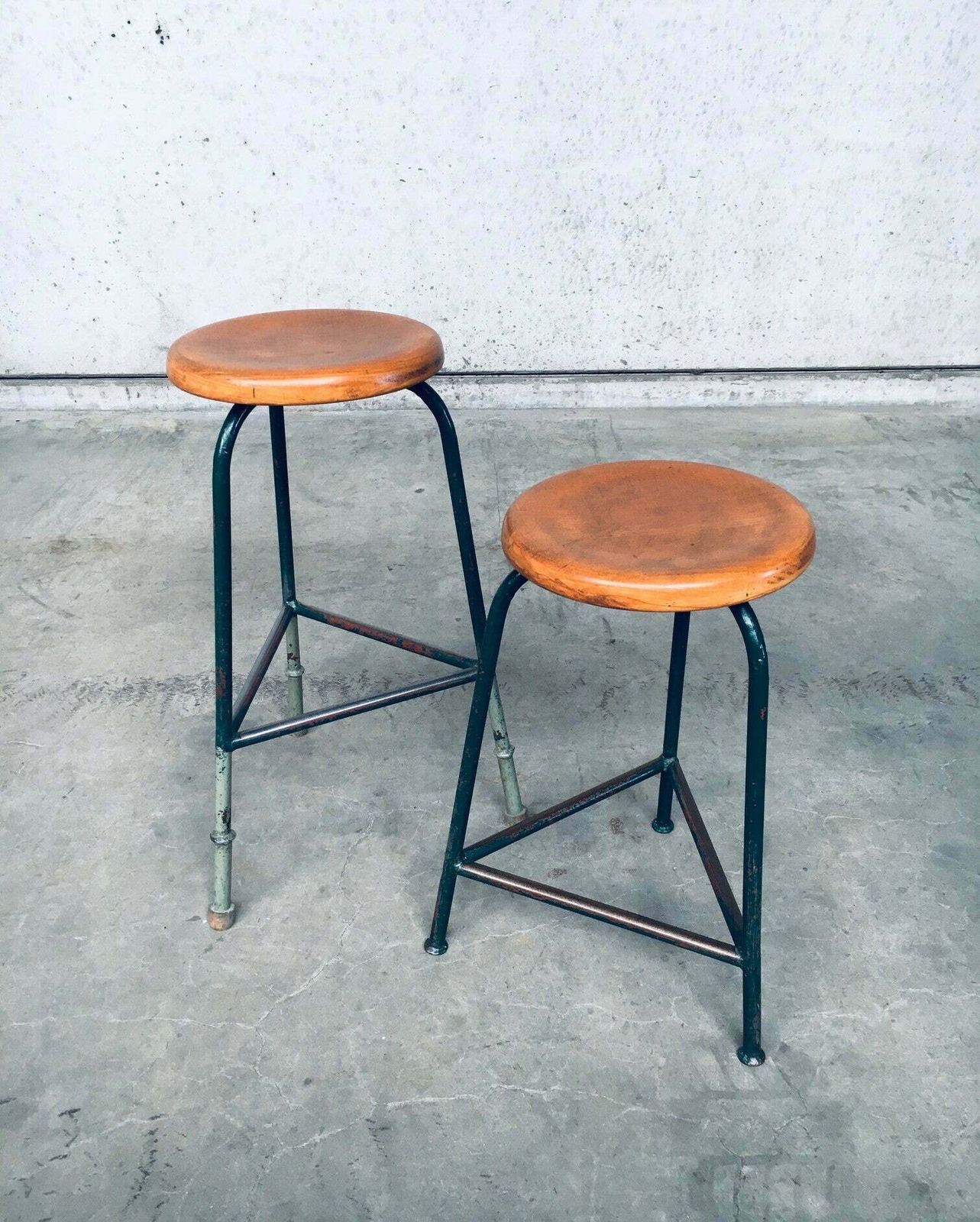 Groene Driepoot Krukkenset, Industrieel Design, België, Ca. Jaren 1950 photo for sale