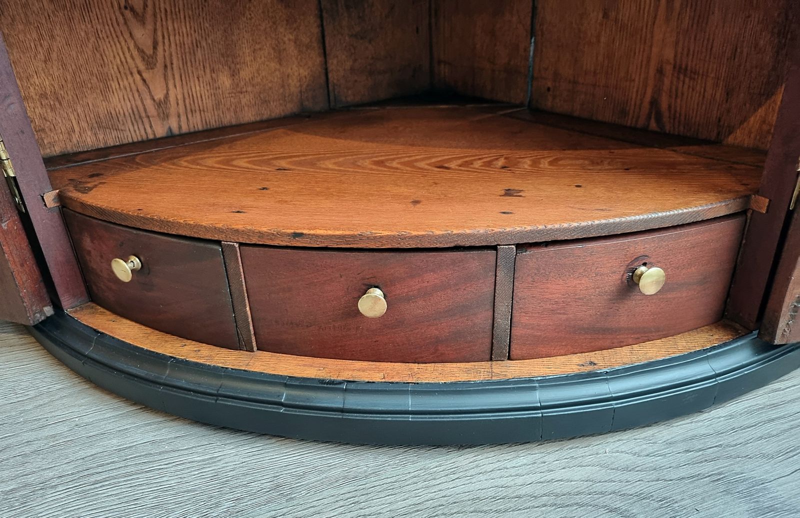 Antique George III Mahogany Hanging Bow Front Corner Cabinet Apothecary photo vinterior
