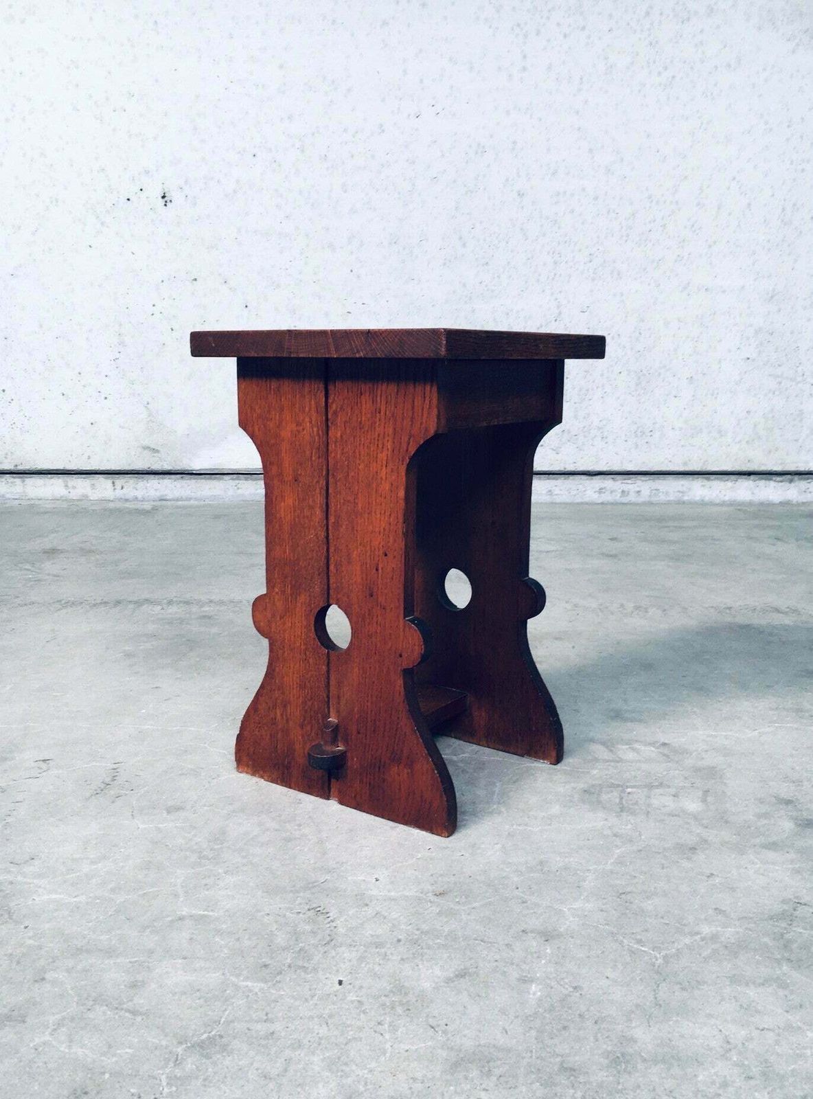 Amsterdamse School Design Eiken Kruk Met Handvat, Jaren 1920, Nederland photo Meubels