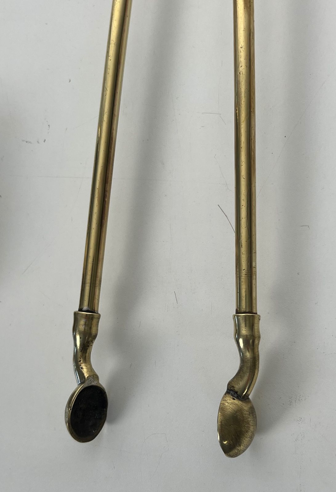 photo vintage Neoclassical Style Brass Fire Kit