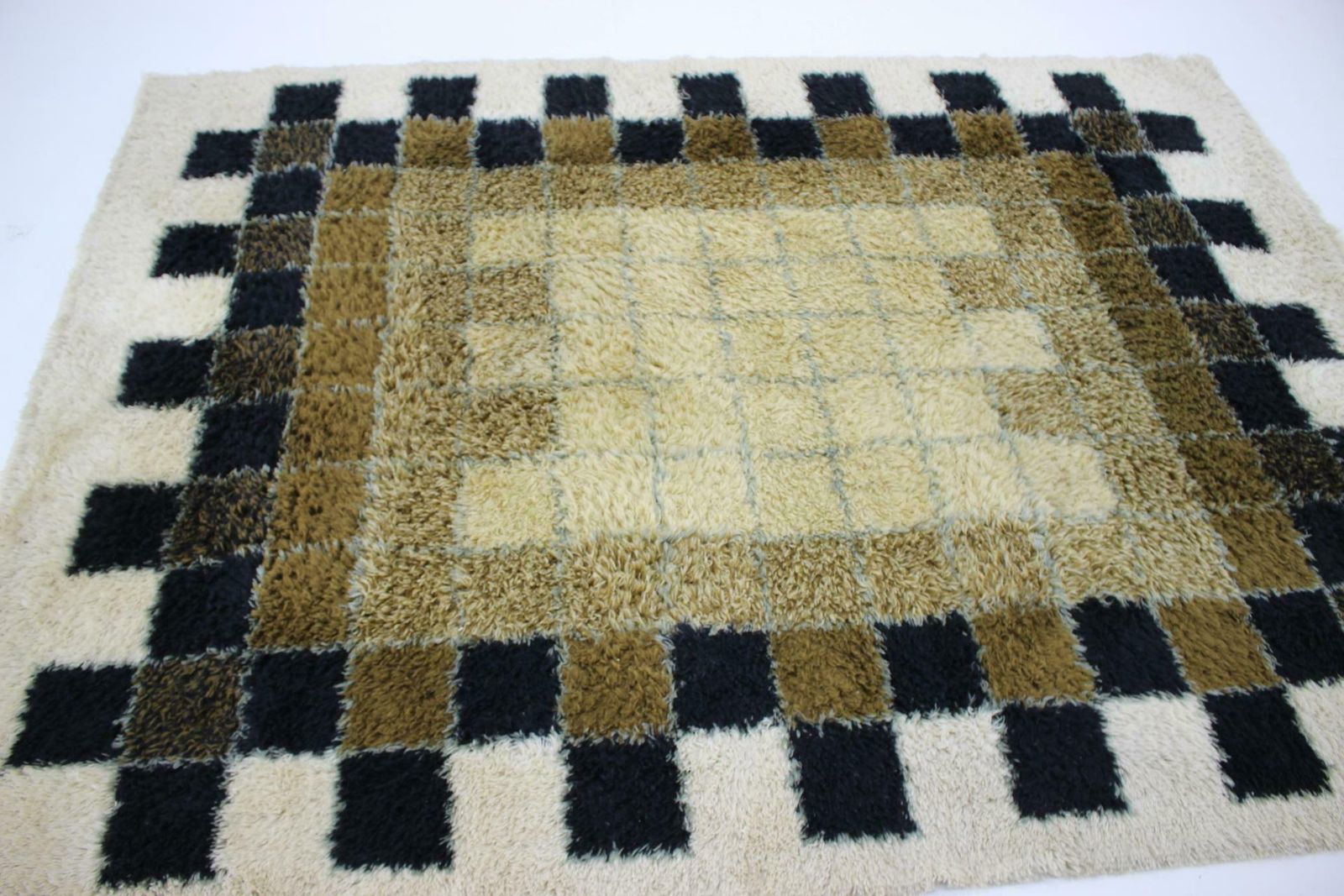 1960s Abstract Wool Carpet By Hojer Eksport Wilton, Denmark photo vinterior