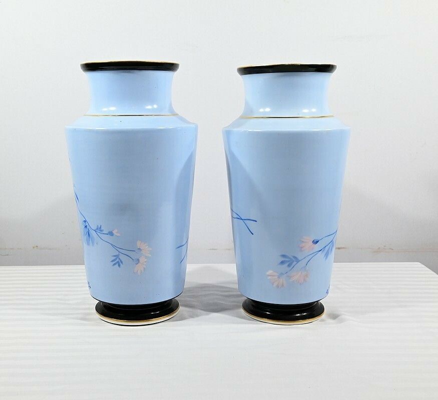 Pair Of Porcelain Vases – Mid 19th Century photo vinterior