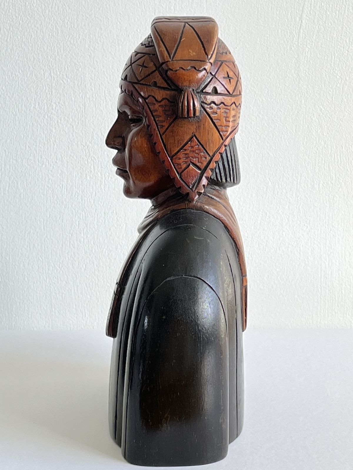 photo furniture South American Sculptured Wooden Figures By Juan Carlos Ramírez