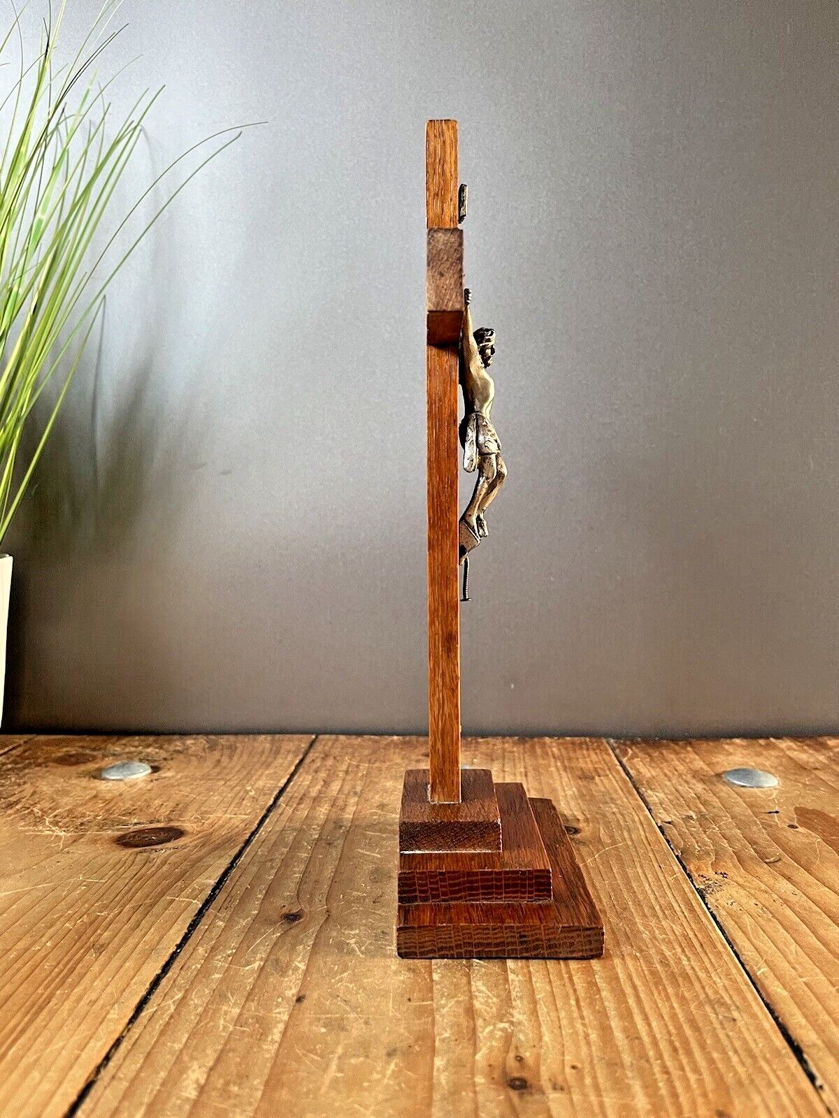 photo furniture Antique Art Deco Stepped Base Freestanding Oak Altar Crucifix Church Cross Jesus