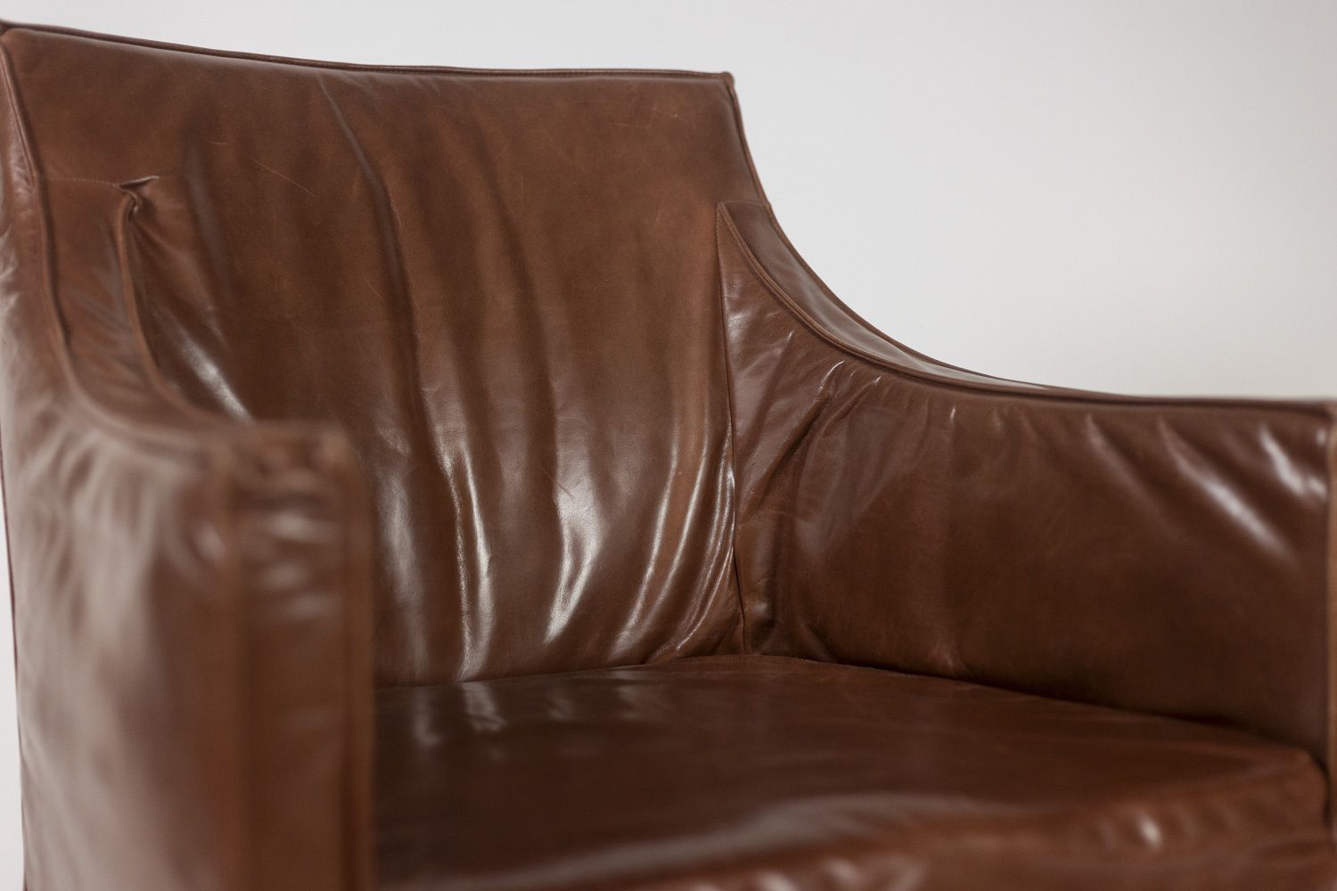 photo furniture Lintello. Pair Of Armchairs In Camel Leather. 1970s.