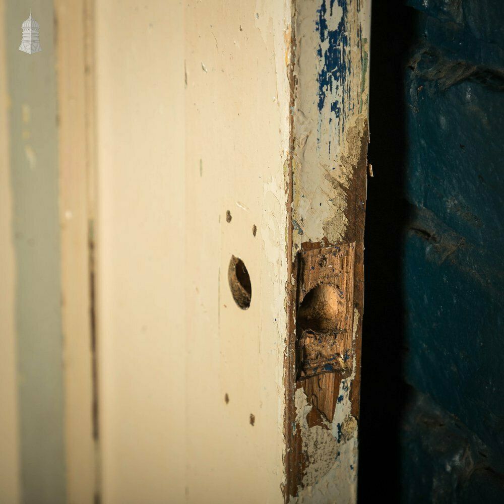 photo vinterior Pine Panelled Door, Moulded 4 Panel, Blue Distressed Paint Finish