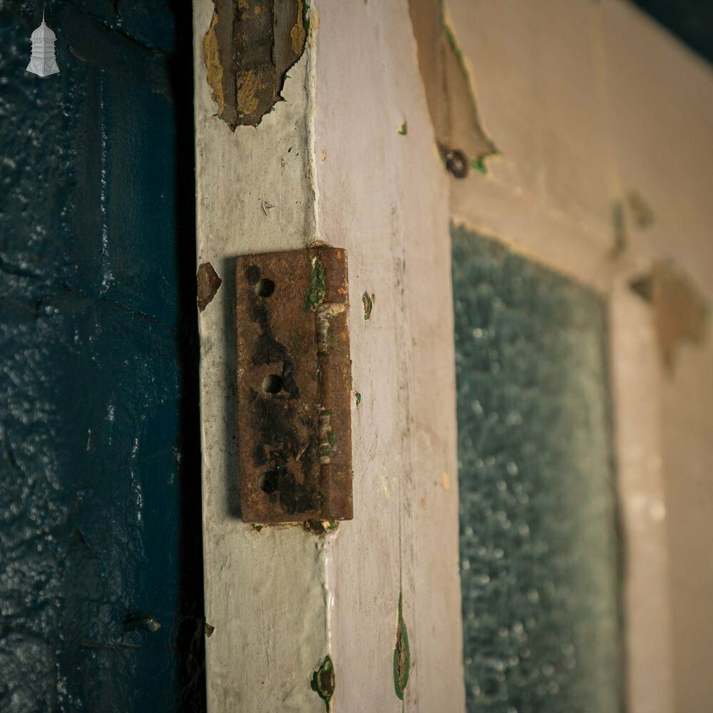 photo vintage Half Glazed Door, White And Green Painted Pine Fitted With 'Arctic' Style Textured Glass