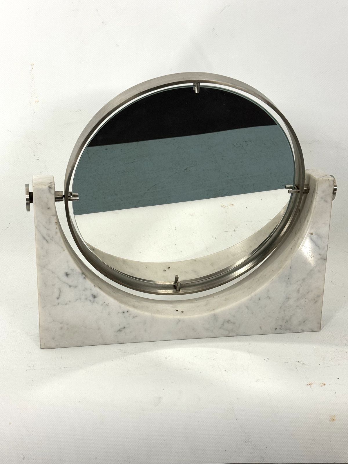 photo furniture Angelo Mangiarotti, Mid Century Vanity Mirror In Carrara Marble. Italy 1960s
