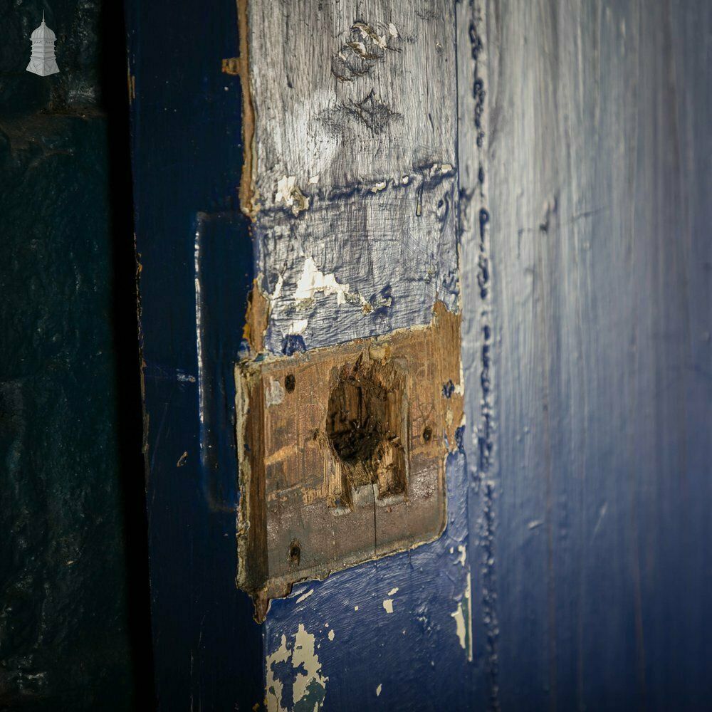 photo vintage Pine Panelled Door, 4 Panel Blue Painted Front Door