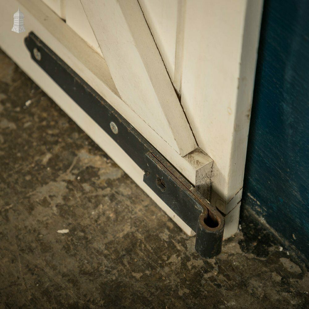 Plank Ledged And Braced Door, White Painted Tongue And Groove Cupboard Door photo buy