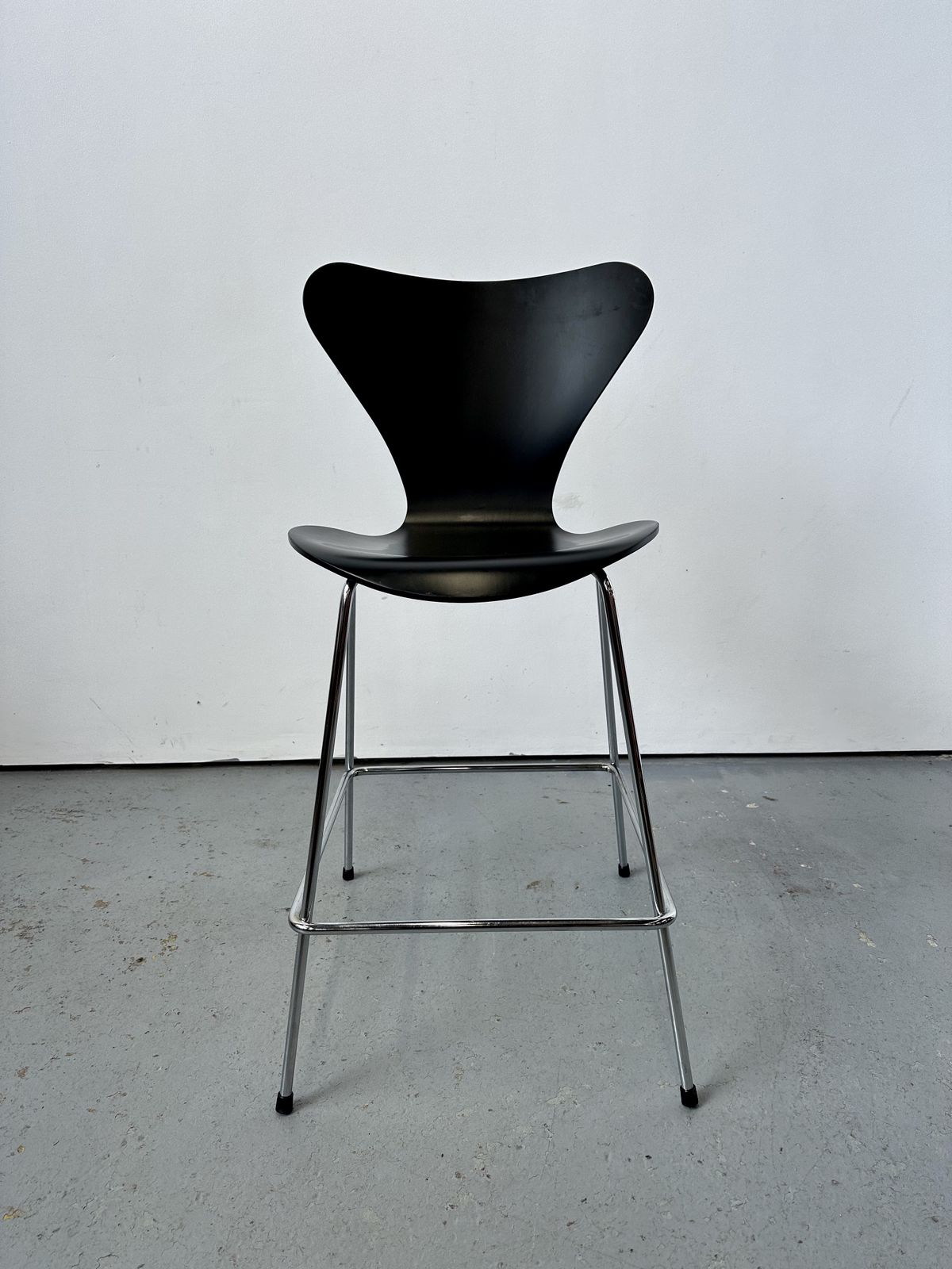 Vintage 1960s Arne Jacobsen Series 7 Barstool. Danish Mid Century