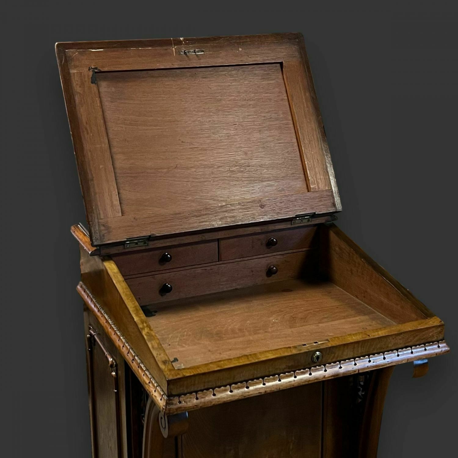 Fine Quality C19th  Arts & Crafts Walnut Davenport Desk photo furniture