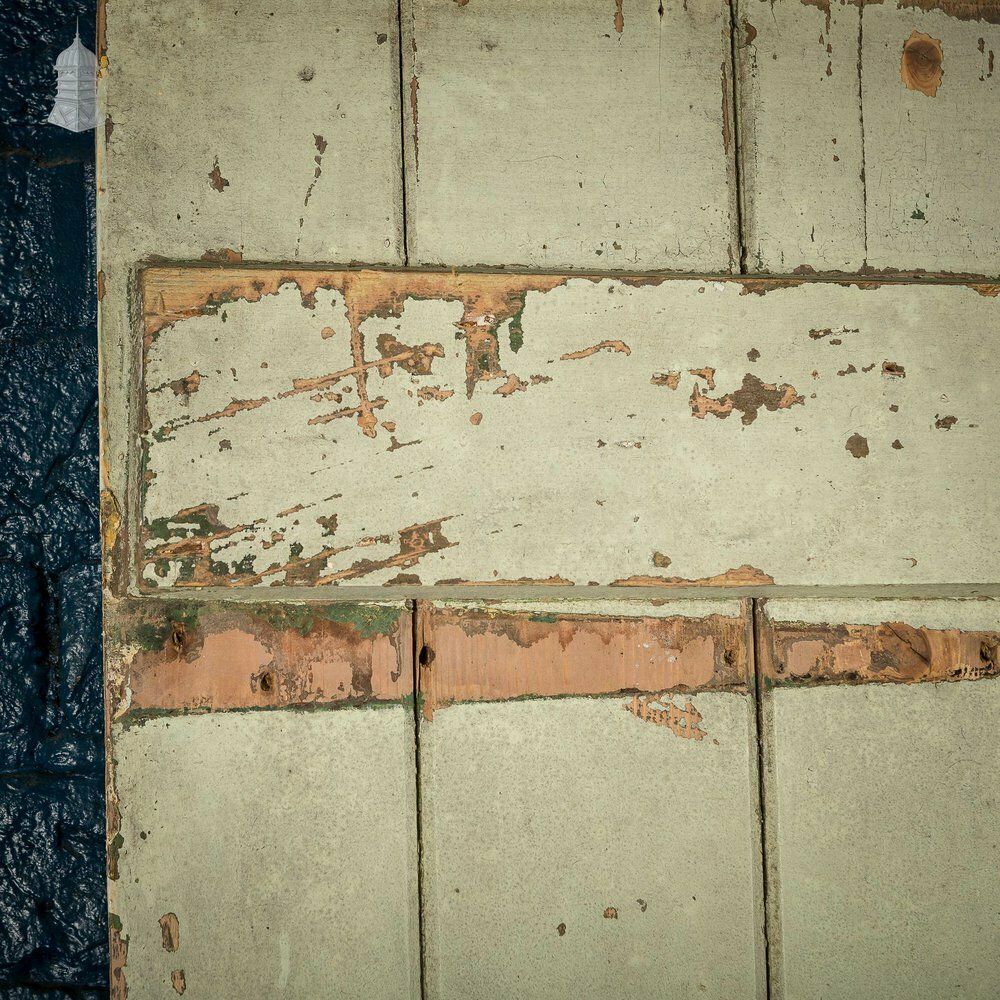 photo vintage Cream Painted Ledged And Braced 19th C Cottage Door