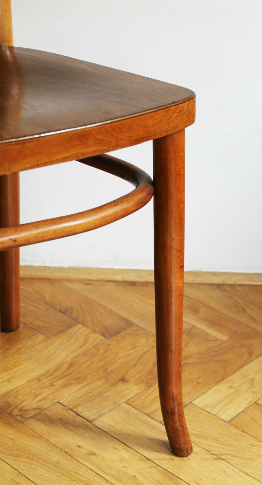 photo furniture 1920's Dining Chair Model No. 105 By Gebrüder Thonet