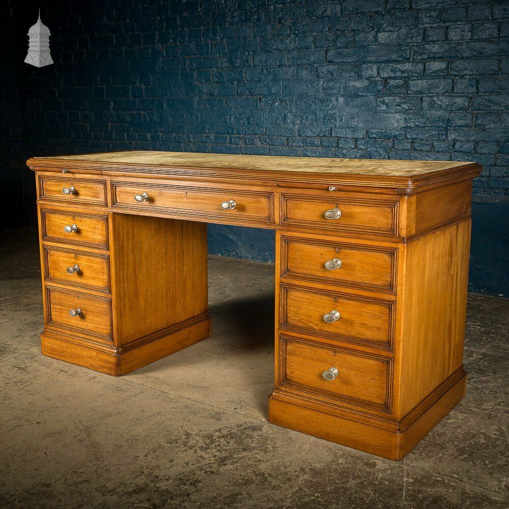 Prestigious Mahogany Queen Mary Maritime Dressing Desk From The Hms Medina By Warring & Gillows Circa 1910