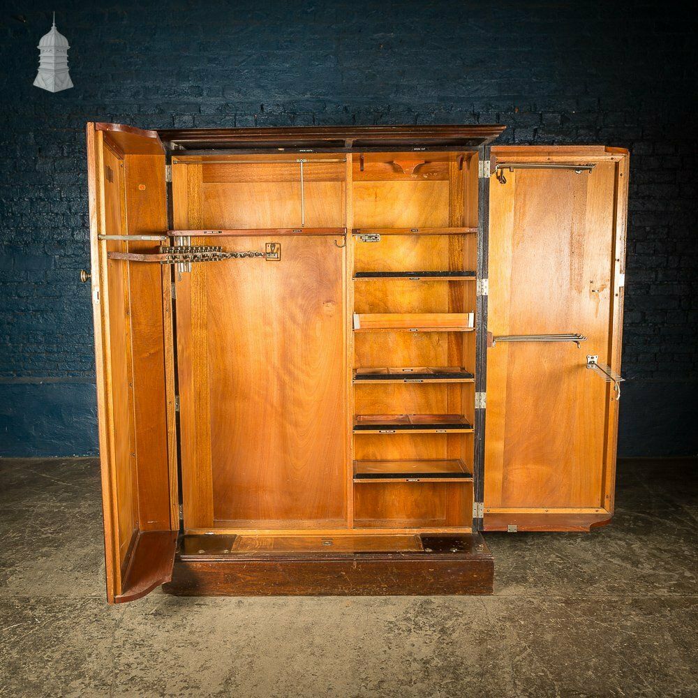 Traveling Compactom Model Yn Gentleman’s Wardrobe photo 3300.0