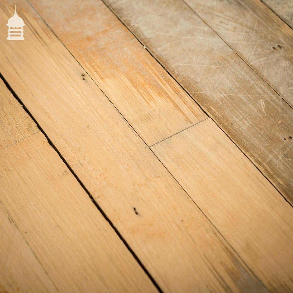 photo furniture Batch Of 51 Square Metres Of 20th C Skimmed Beech Tongue & Groove Floorboard