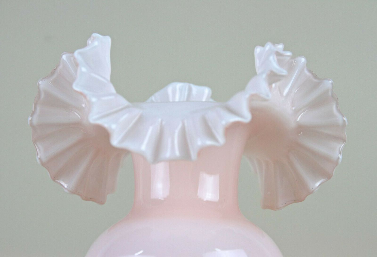20th Century Art Nouveau Pink Frilly Edged Glass Vase, Austria Circa 1900 photo 520.0