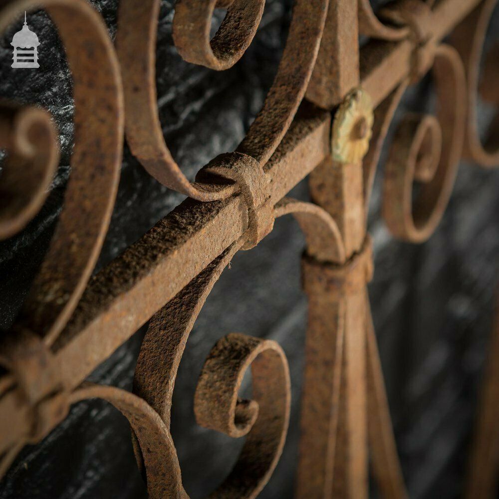 18th C Wrought Iron Railing With Scroll Detail photo 390.0