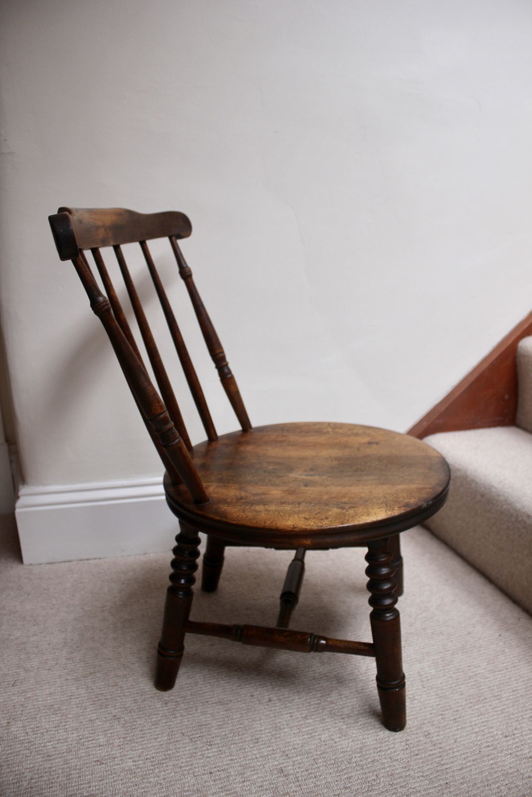 Antique Oak Nursing Chair With Bobbin Legs And Circular Seat photo 199.0
