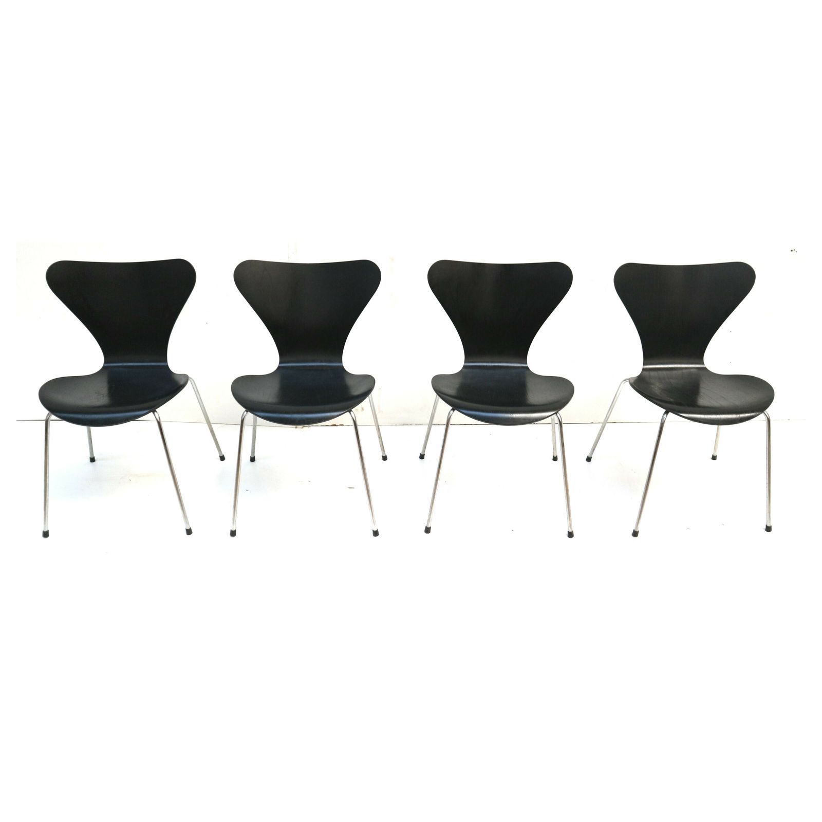 Set Of 4 Butterfly Chairs By Arne Jacobsen For Fritz Hansen photo for sale