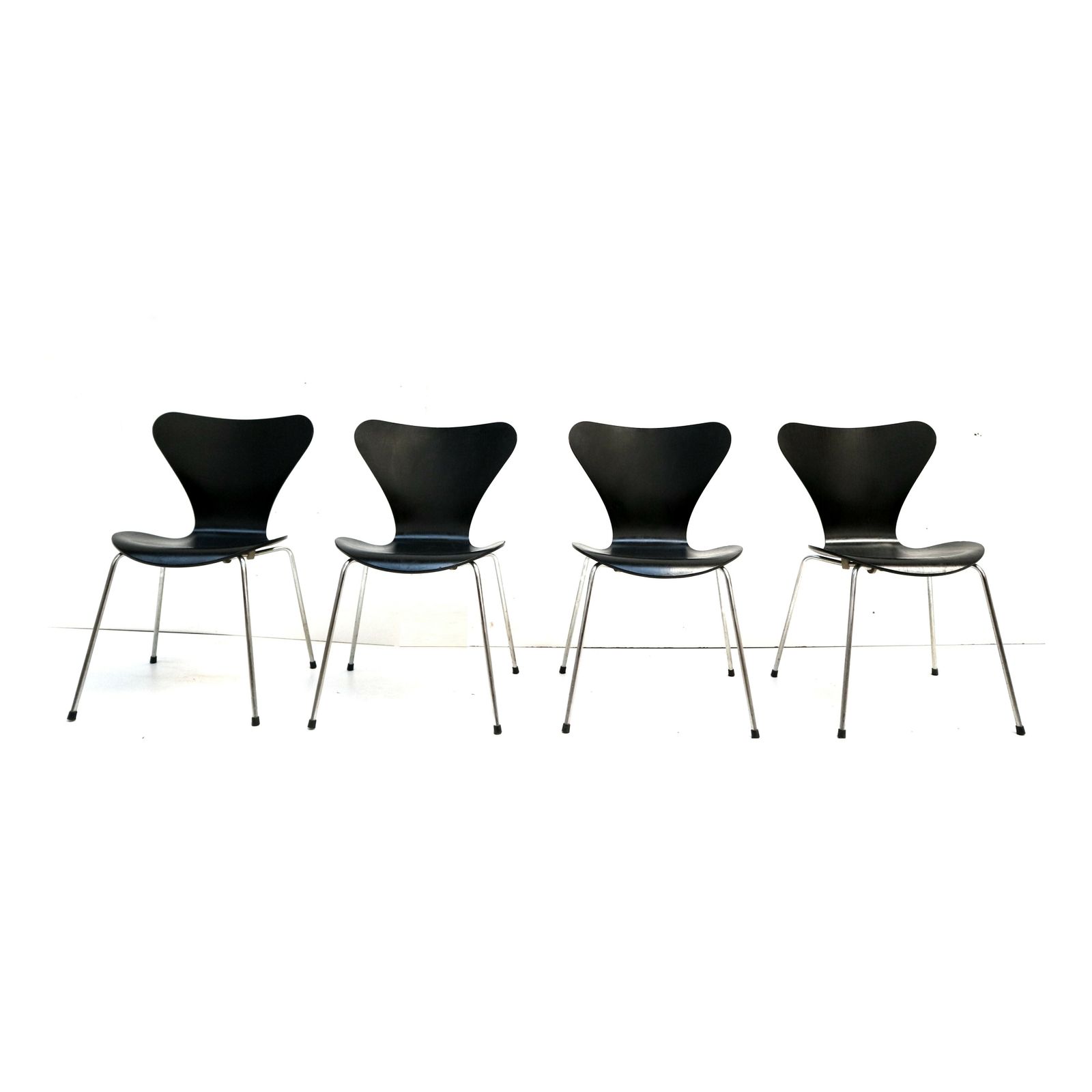 Set Of 4 Butterfly Chairs By Arne Jacobsen For Fritz Hansen photo 1270.0