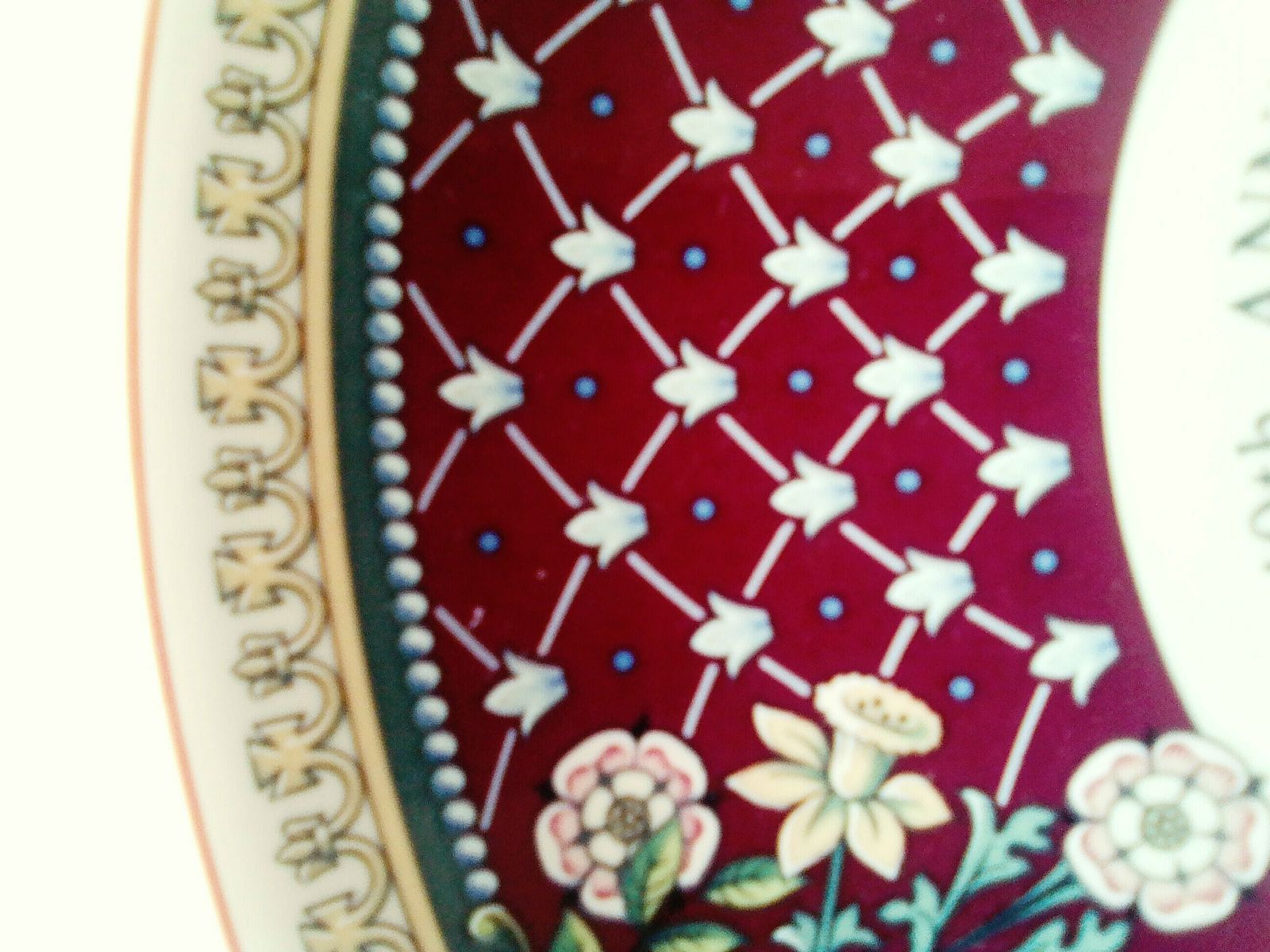 Wedgwood Dresser Plate, 40th Anniversary Queen Elizabeth II Collectible Porcelain Plate photo for sale
