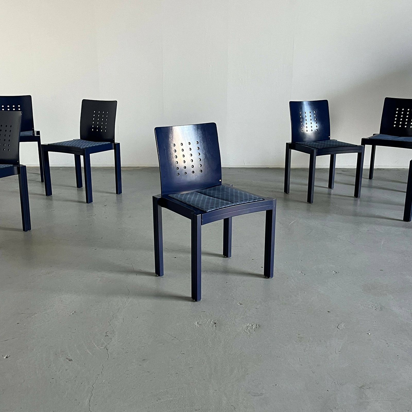 1 Of 20 Postmodern Memphis Era Original Thonet Vienna Sculptural Stackable Dining Chairs, Original And Signed, 1990s Austria