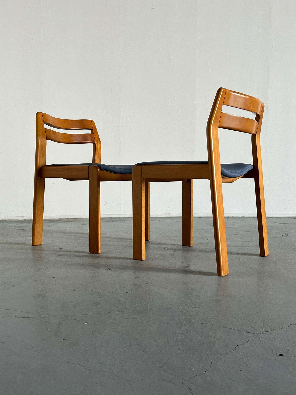 Pair Of Elegant Italian Mid Century Modern Lacquered Wood Dining Chairs, 1960s photo 429.0