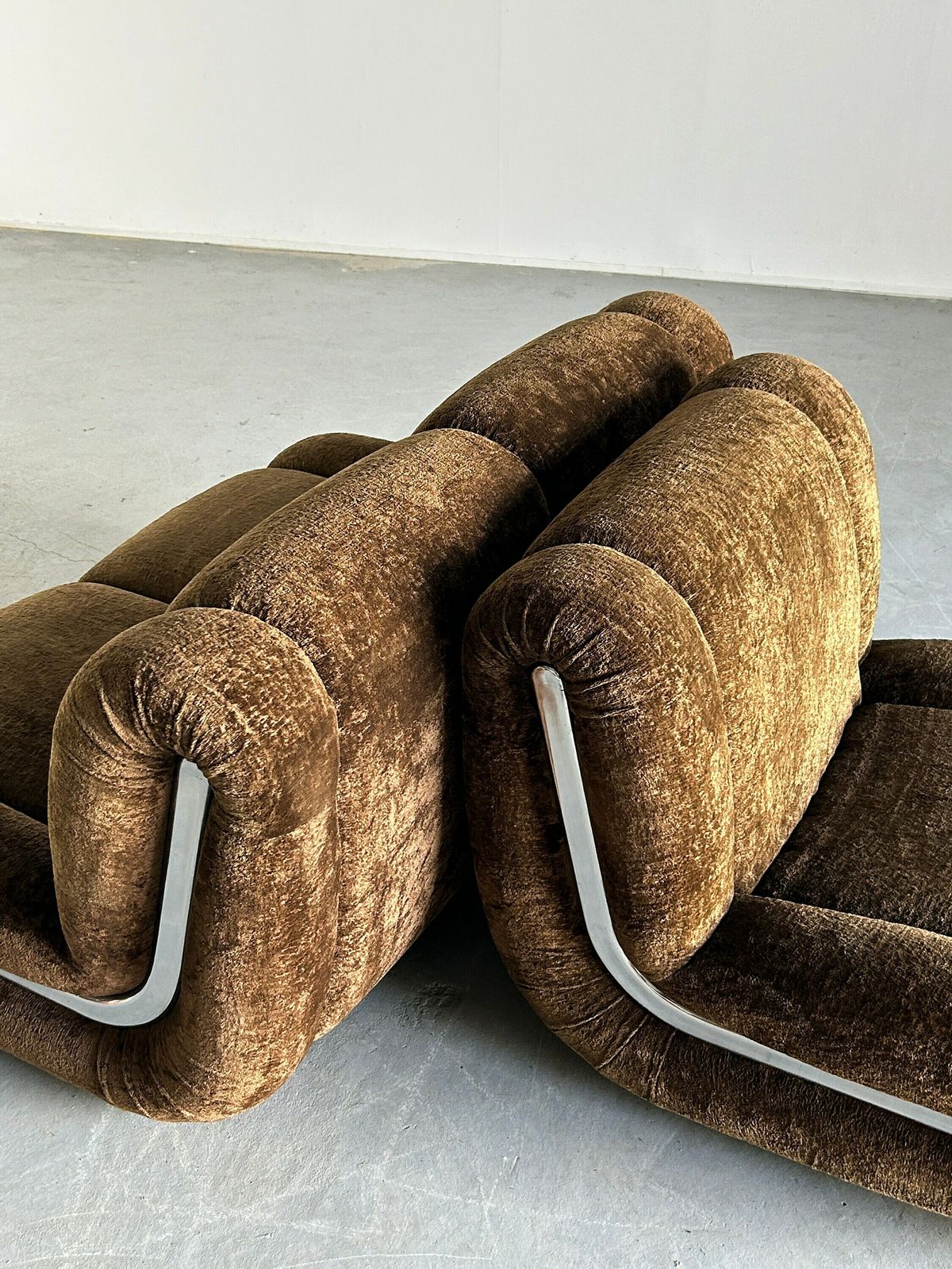 photo furniture Vintage Italian Space Age Sculptural Cloud Modular Sofa Set In Brown Velvet, Attributed To 1p Italy, Italian Mid Century Modern Modular Sofa