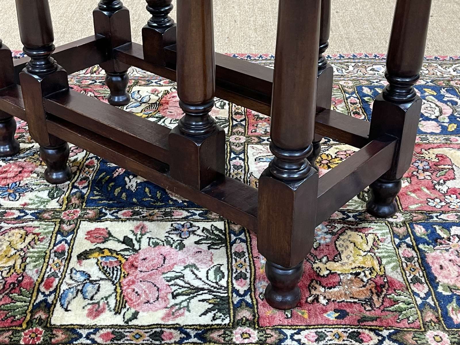 photo furniture English Table In Mahogany