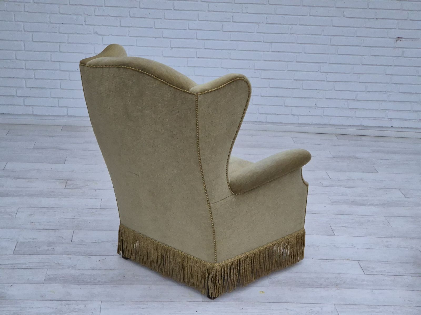 Jaren 1970, Deens Design, Wingback Fauteuil, Goede Staat, Meubelvelours, Beukenhouten Poten. photo Meubels