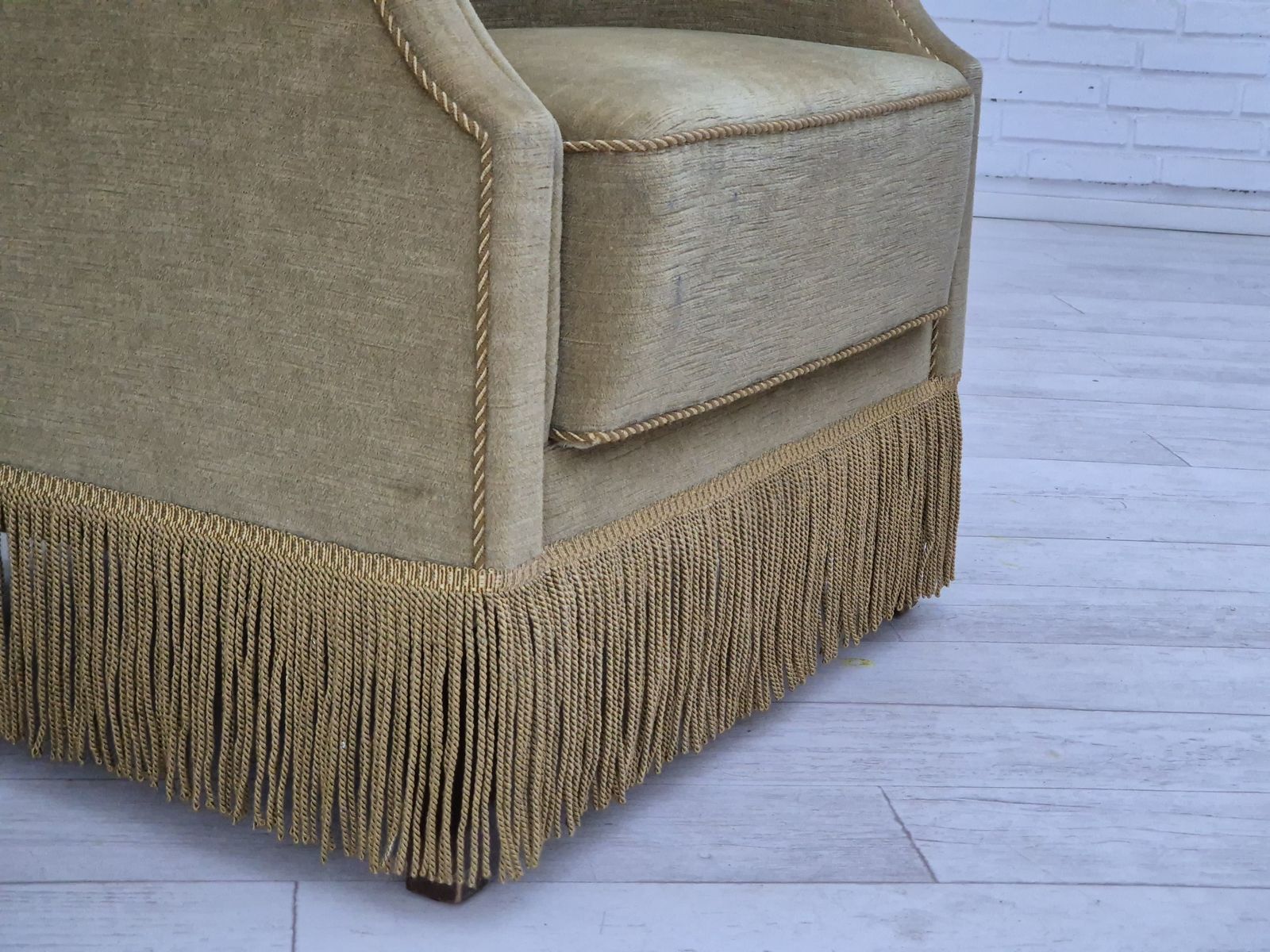 photo buy Jaren 1970, Deens Design, Wingback Fauteuil, Goede Staat, Meubelvelours, Beukenhouten Poten.