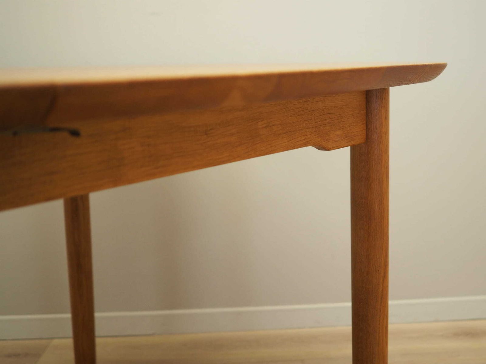 photo vinterior Ash Table, Danish Design, 1960s, Designer: Gunnar Falsig, Manufacturer: Holstebro Möbelfabrik