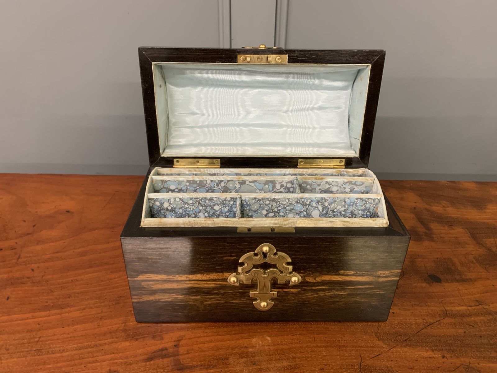 Victorian Coromandel Stationary Casket photo vinterior