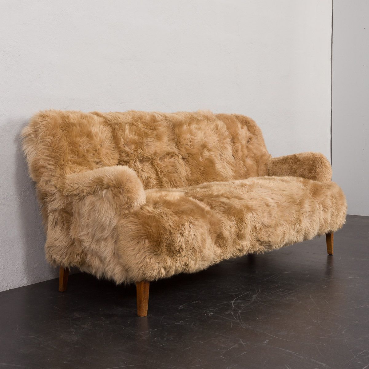 photo furniture Peter Hvidt & Orla Mølgaard Nielsen, Fritz Hansen Three Seater Sofa In Long Sheepskin