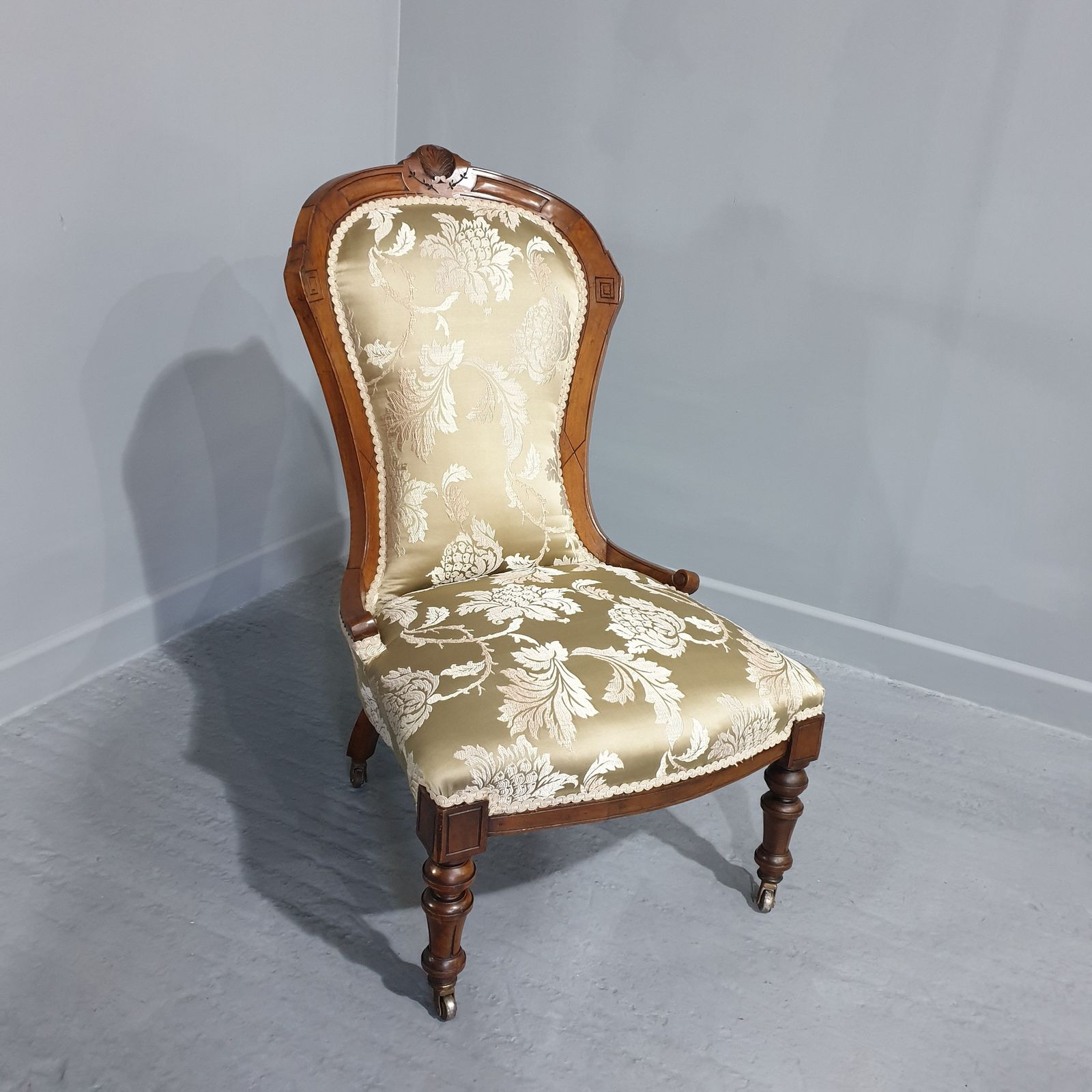 Pretty Bouoir Chair, 1800s, Walnut