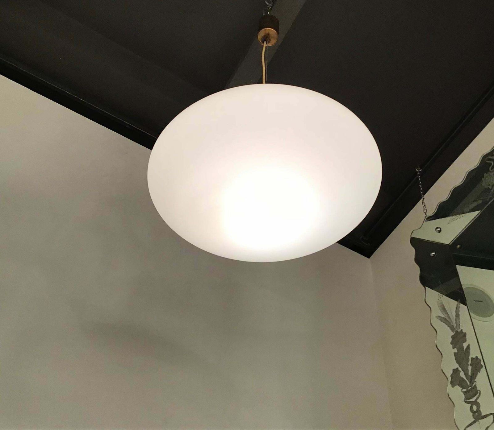 photo vintage Stilnovo Couple Chandeliers Opaline Glass Brass, 1950, Italy