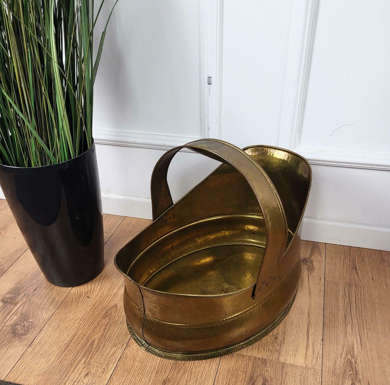 1970s Italian Gilt Brass Bronze Fireplace Wood Log Holder Rack photo vinterior
