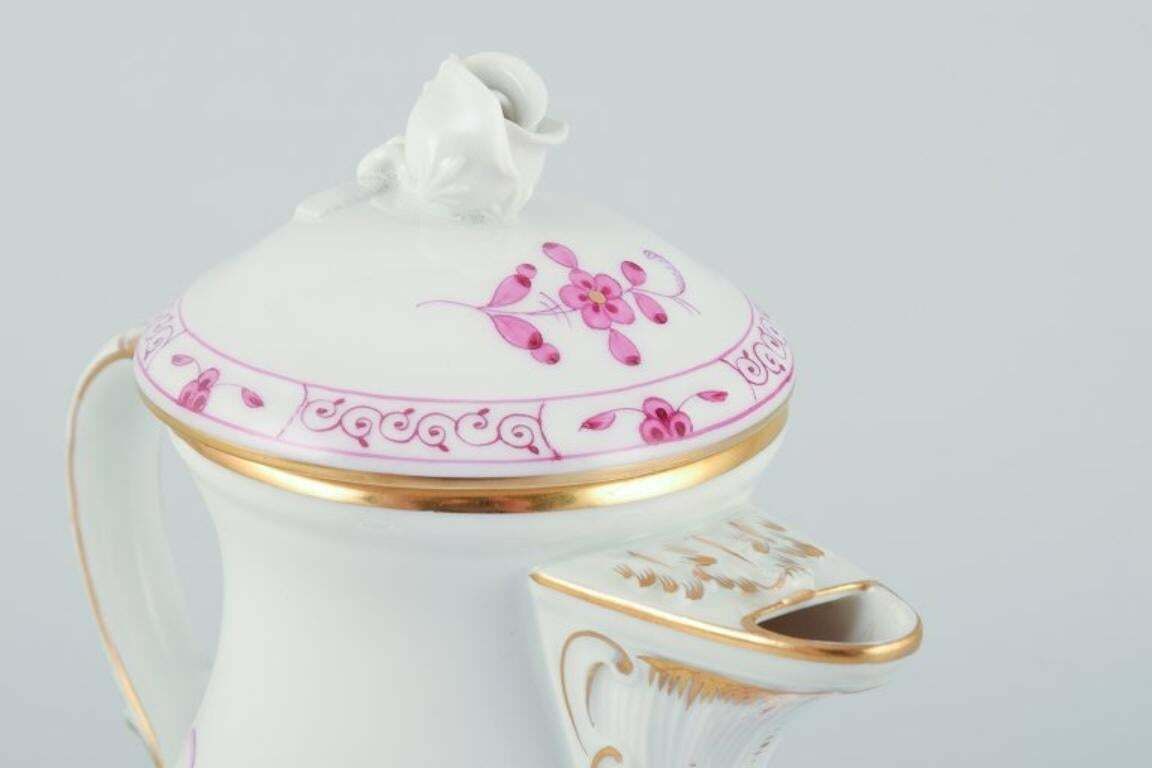 Meissen, Germany, Pink Indian. Porcelain Mocha (Demitasse) Pot. photo 289.0